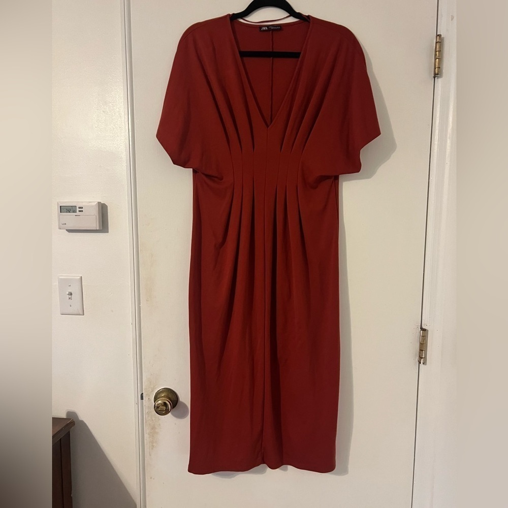 Zara dress-very flattering size M (E123)